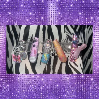 ネイル Mariris所属・BANSA ཐིཋྀのネイルデザイン