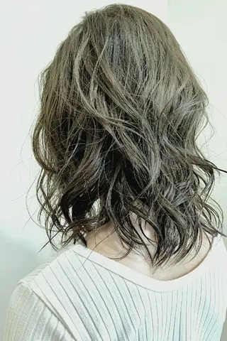 セミロング カラー 【大宮】デザイナー Anne 諳 アンのヘアスタイル