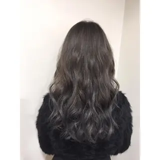 セミロング ヤマグチ ヒカルのヘアスタイル