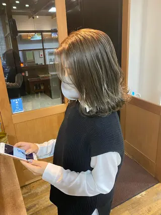 ミディアム カラー パーマ ヘアアレンジ re naのヘアスタイル