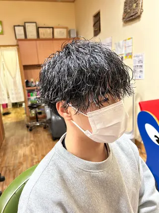 ショート パーマ メンズ 柿原啓登【メンズパー マ/ハイトーン】のヘアスタイル