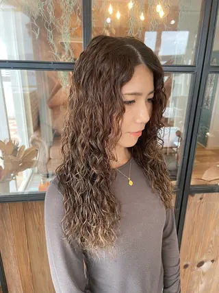 パーマ LA BELLA所属・LA BELLA マリナのヘアスタイル