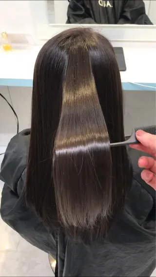 セミロング カラー 🩵ハイトーン 美咲🩵のヘアスタイル