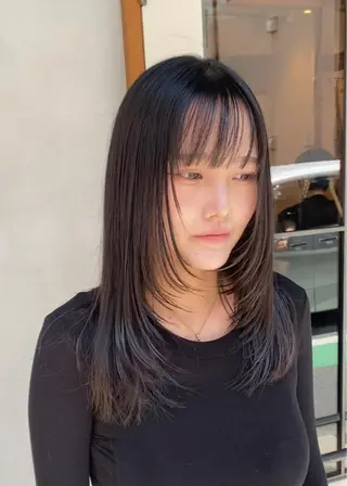 セミロング ENIF ヤマグチアツコのヘアスタイル