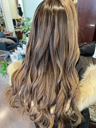 ロング カラー peakshair所属・艶々になる髪質改善 𝒀𝑼𝑻𝑶のヘアスタイル