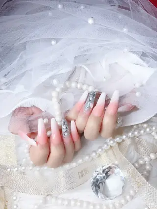 ネイル Yudia🦋 azuのネイルデザイン