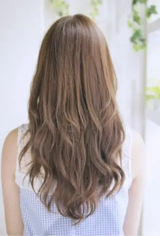 ロング カラー 徳浜 睦希のヘアスタイル