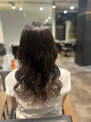 ロング パーマ 長谷 朋美のヘアスタイル