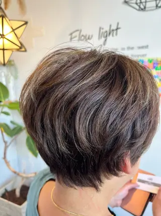 ショート カラー 小田 みきのヘアスタイル