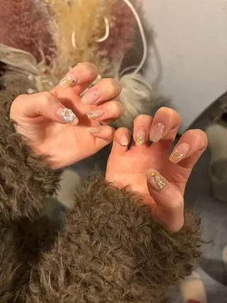 ネイル セルフホワイトニング エクシア 岡山駅前店所属・Sana ⭐︎のネイルデザイン