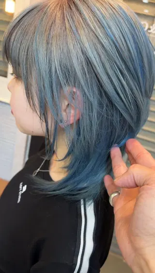 ミディアム カラー ❣️ハイトーン❣️ BLUE&Co.のヘアスタイル