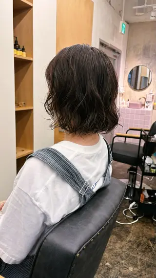 ショート パーマ 西山 紗耶香🪽 透明感カラー/ボブのヘアスタイル