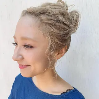 ミディアム カラー ヘアアレンジ la fith所属・rico_by ヘアとアイブロウのヘアスタイル