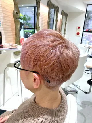 ショート カラー 松吉 純平のヘアスタイル