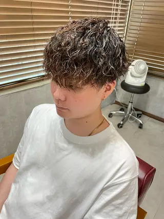 ショート パーマ メンズ メンズパーマ特化 勝毛広貴のヘアスタイル