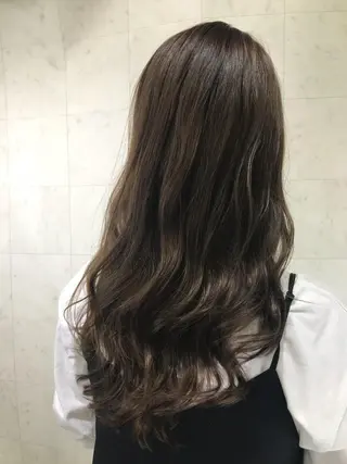 ロング Adachi Fujikoのヘアスタイル