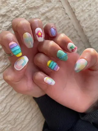 ロング カラー ヘアアレンジ キッズ ネイル マツエク・マツパ アイブロウ 福田 加奈のネイルデザイン