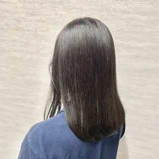 ミディアム 鈴木 まゆのヘアスタイル