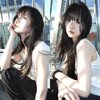 セミロング カラー レイヤーカット ダブルカラーのヘアスタイル