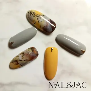 ネイル 島屋 千奈美のネイルデザイン