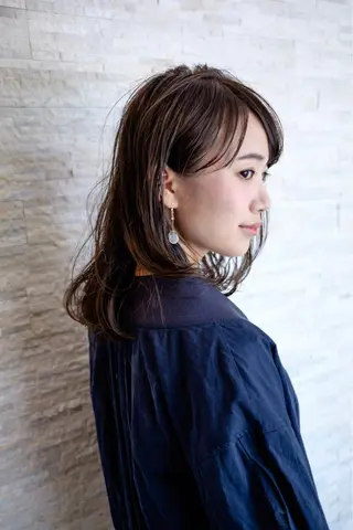 ミディアム 佐藤 旭のヘアスタイル
