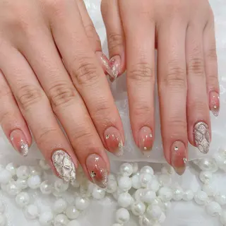 ネイル 菅谷 百花のネイルデザイン