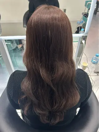 セミロング カラー あやめ🪽 オリーブ/ハイトーンのヘアスタイル