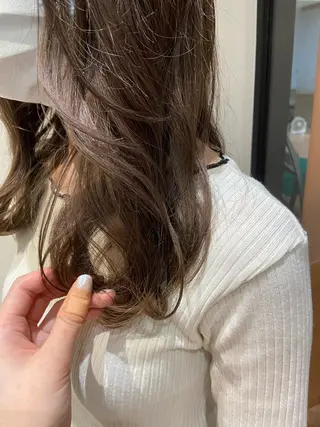 カラー 津田 七美希のヘアスタイル