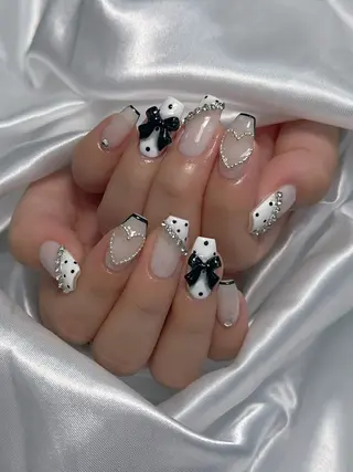 ネイル LEELA NAIL STUDIO所属・LEELA NAIL STUDIOのネイルデザイン