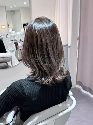 ミディアム カラー 髙井 麻帆のヘアスタイル