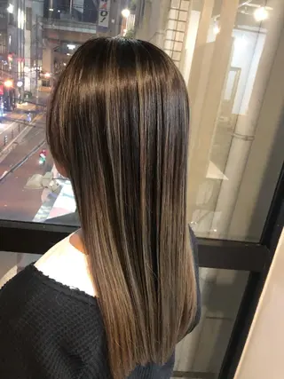 ロング カラー 髪質改善&ブリーチ 伊勢 祐一郎のヘアスタイル