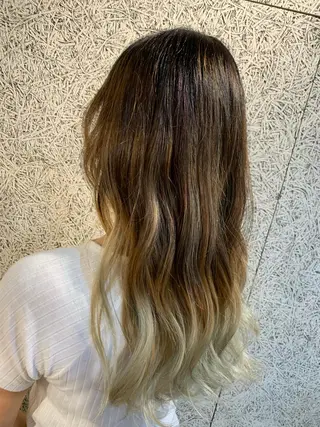 ロング カラー 鈴木 達成のヘアスタイル