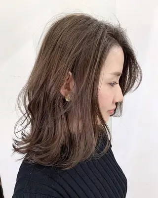 セミロング カラー 👑圧倒的カラー👑 佐々木祐希のヘアスタイル