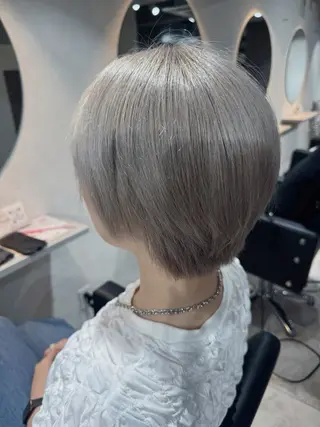 ショート カラー lmu byif(ﾘﾐｭｰﾊﾞｲｲﾌ)所属・佐藤 美優のヘアスタイル