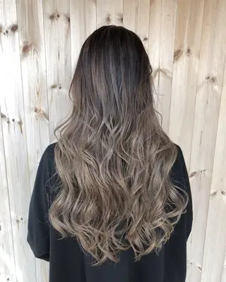 ロング カラー 房川 尚人のヘアスタイル