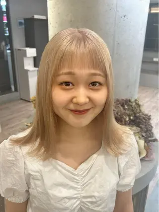 ミディアム 🎀ハイトーン特化 konomi🎀のヘアスタイル