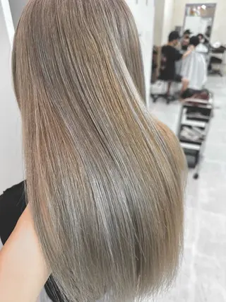 ロング カラー 🤍透明感カラー🤍 Moeのヘアスタイル