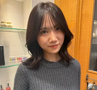 ミディアム 岡元 綺良のヘアスタイル
