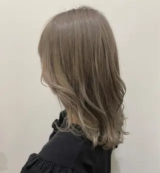 セミロング カラー FRAME spa&hair room博多店【フレーム】所属・髪質改善｜顔周り｜博 多｜川上智也のヘアスタイル