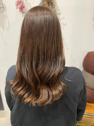 ロング Linda　Hiro所属・坂下 麻梨奈のヘアスタイル