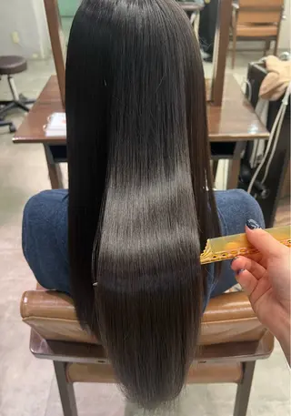 ロング アンアミ渋谷所属・Unami こはるのヘアスタイル