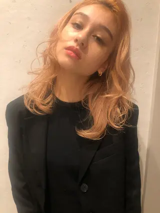 セミロング カラー ♥️ブリーチ/ボブ/ レイヤー♥️maiのヘアスタイル