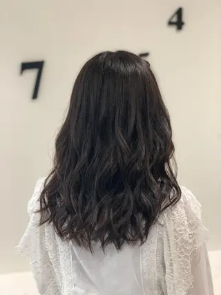 セミロング カラー 松吉 純平のヘアスタイル