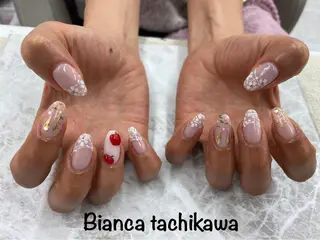ネイル Bianca 立川店 小川のネイルデザイン