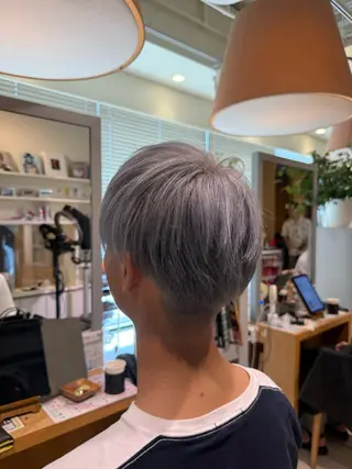 ショート ヘアーサロン　エムプラス　ヨツバコ所属・壽賀 竜佑のヘアスタイル