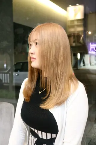 ミディアム SEE-SAW / LOBBY Rionのヘアスタイル