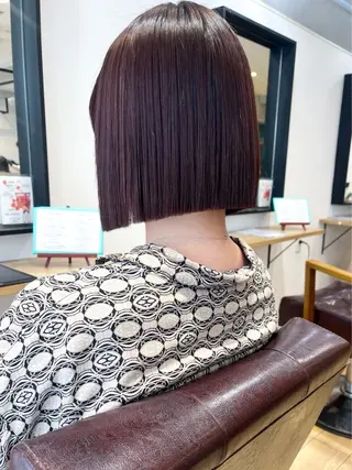 ショート カラー 切りっぱなしボブ 艶カラー🌷江梨🍎のヘアスタイル
