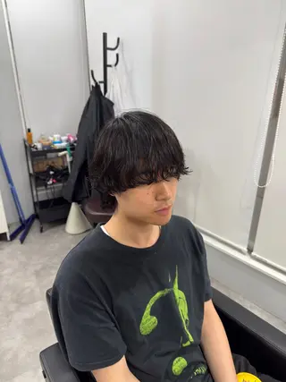 ミディアム パーマ メンズ Men's hair salon First 明大前店【メンズ ヘアサロン ファースト】所属・ヨコサカ リュウキのヘアスタイル