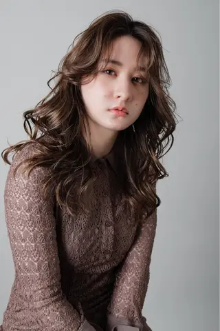 ロング カラー パーマ Kingdom元町店所属・ヘアメイク金坂 /カットカラー/のヘアスタイル