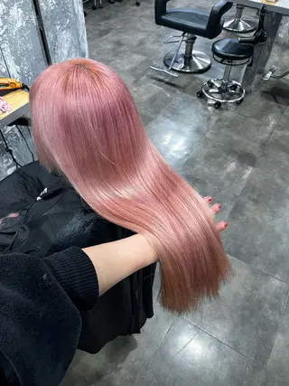 カラー ハイトーンカラー 🦄レイヤーカットのヘアスタイル